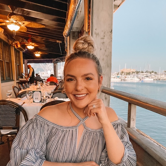 Meet your Posher, Alena - Picture 1 of 1